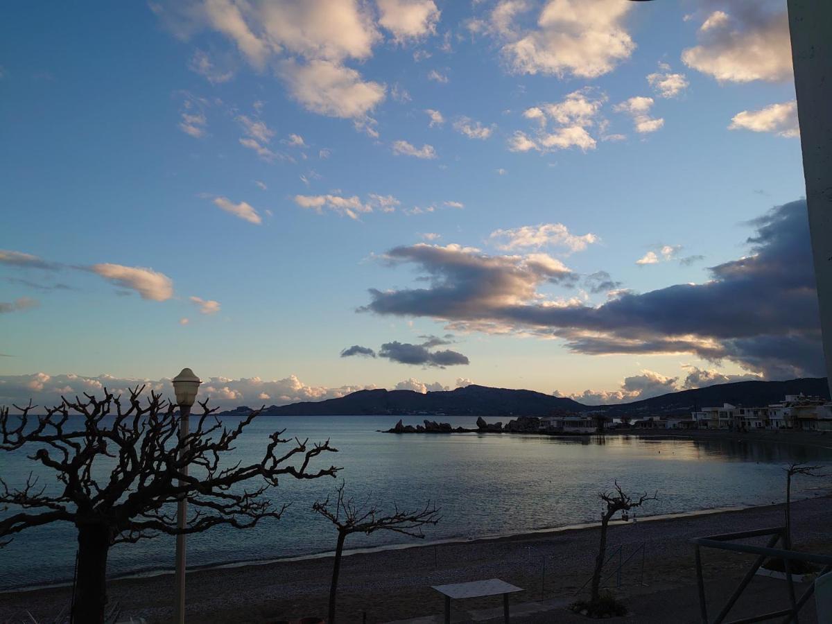 Skizenas Waterfront Apartments Haraki Exterior foto